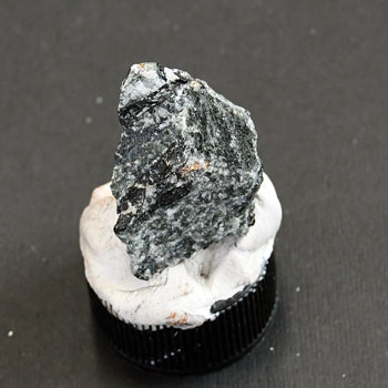 Aenigmatite